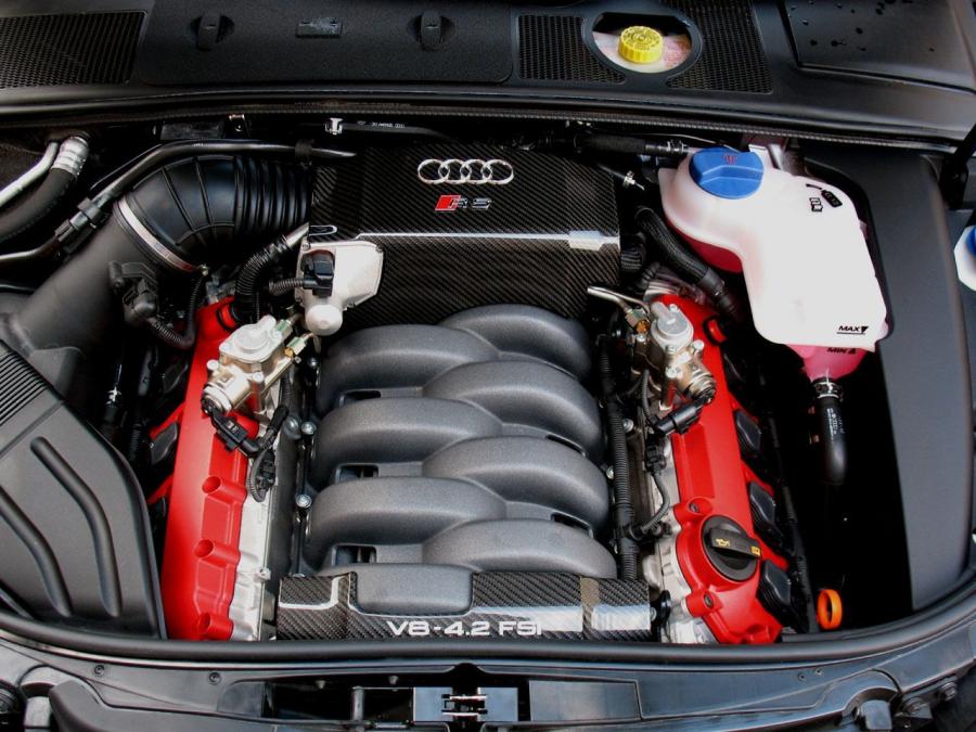 Моторный отсек Audi RS4 Sedan (B7, 8E) 2005 года  (NA) (фото 29 из 45)